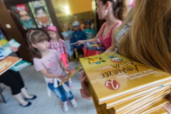Každé z více než 300 dětí odcházelo s krásnou knihou, z nakladatelství Albatros, Mladá fronta nebo Edice ČT.